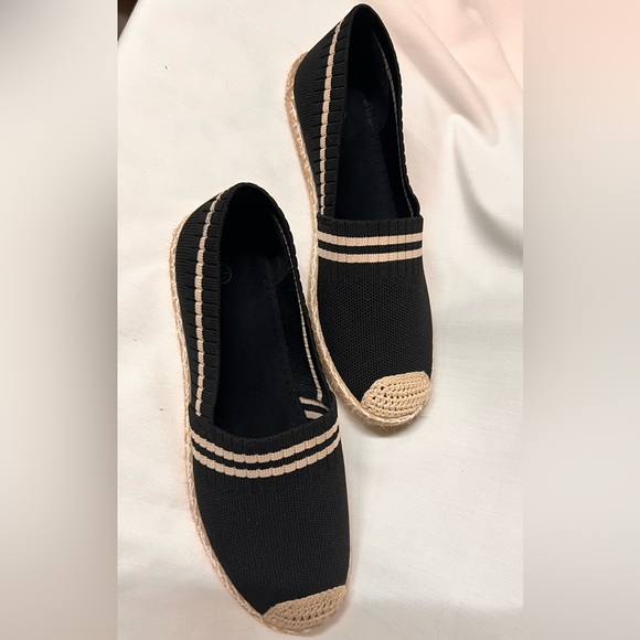 Black and beige espadrille flats, size 9. - Picture 3 of 7
